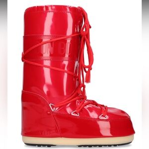 NWT Red Moon Boots